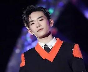 易烊千玺父亲 爆料视频,揭秘明星背后的家庭故事